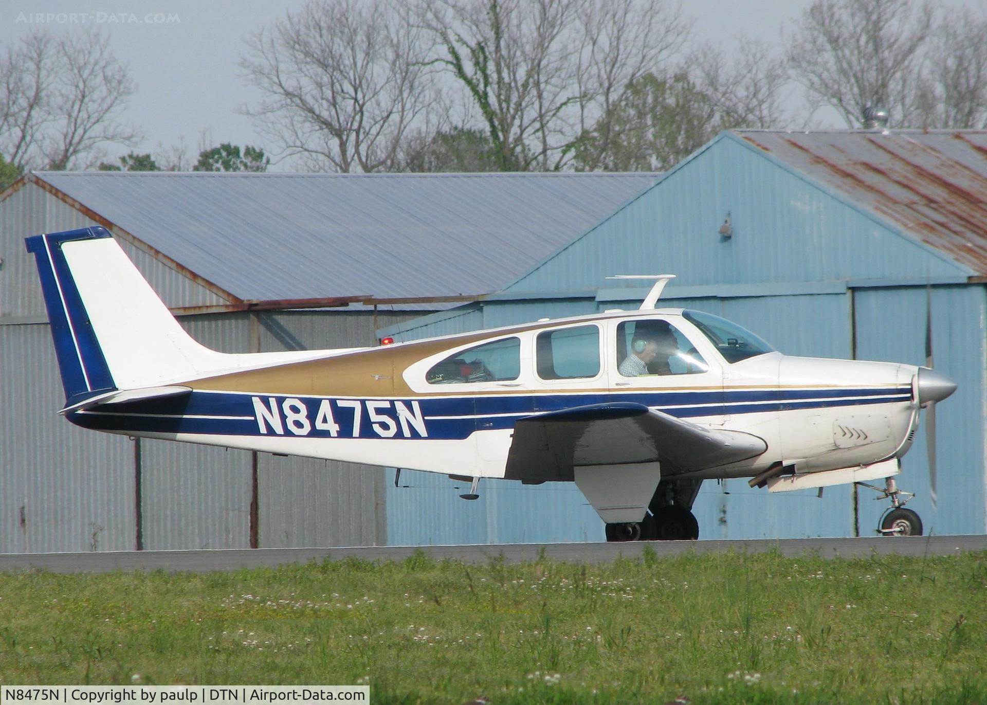 N8475N, 1968 Beech E33 Bonanza C/N CD-1179, Turning onto 14 at Downtown Shreveport.