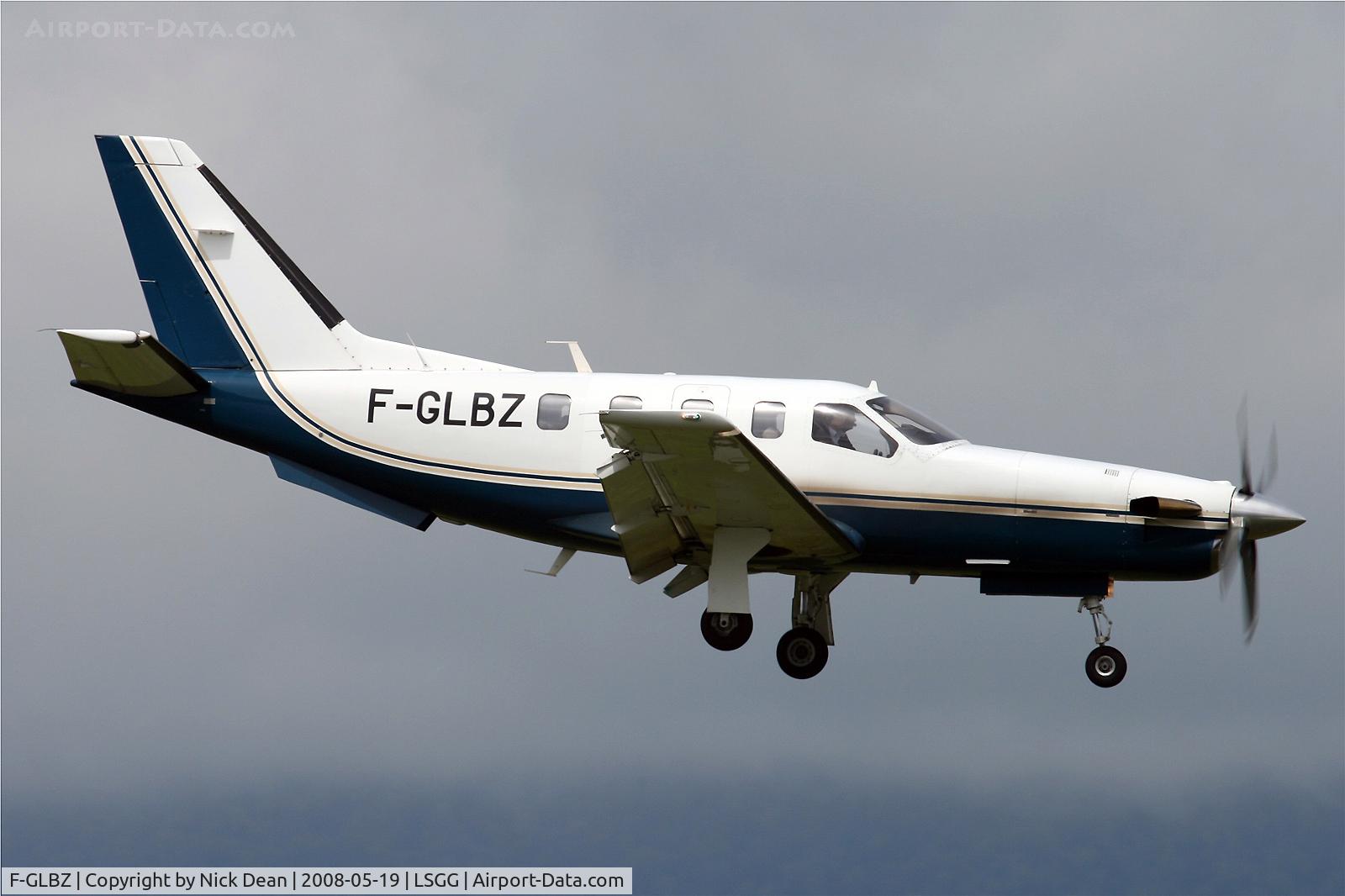 F-GLBZ, 2002 Socata TBM-700 C/N 32, LSGG