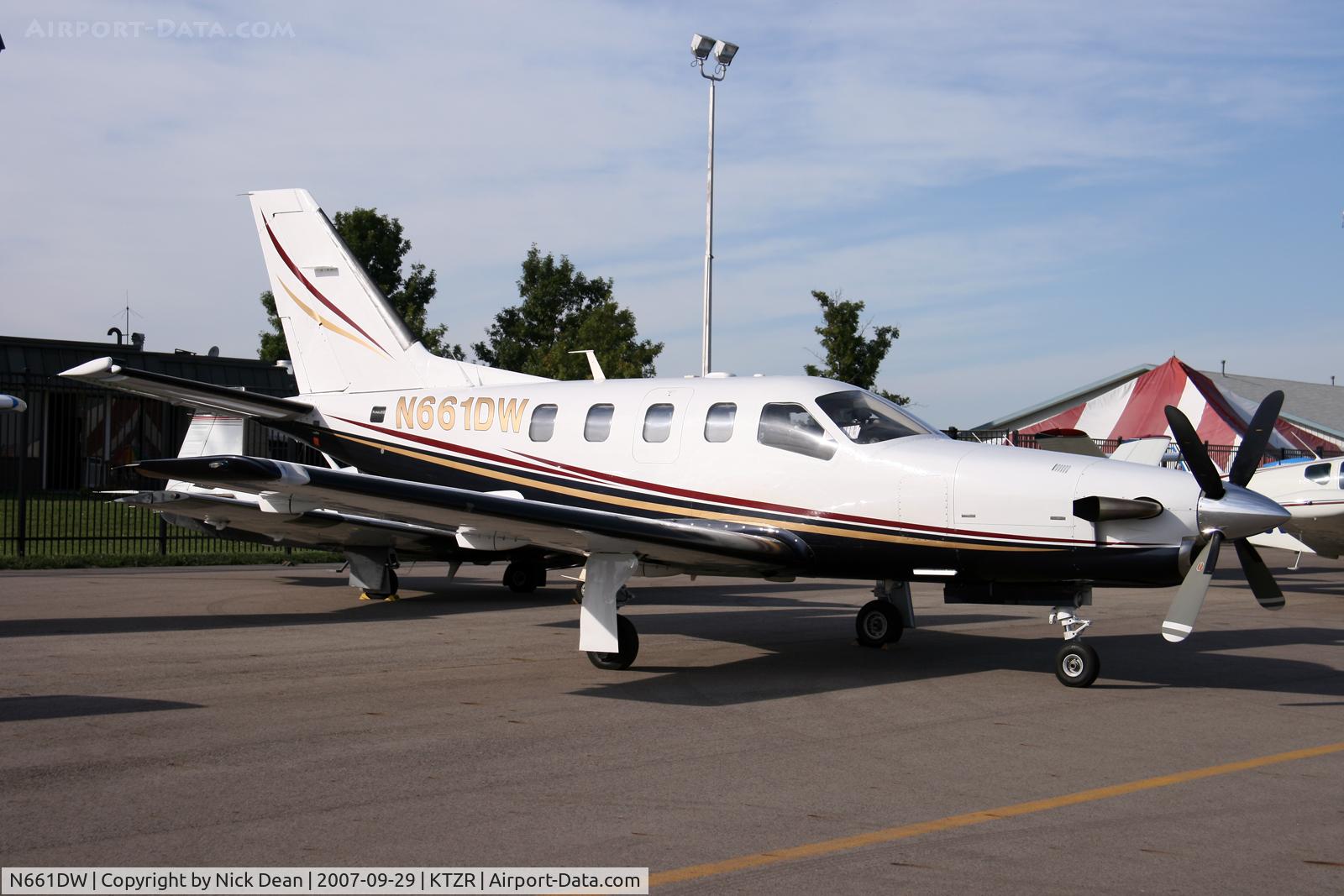 N661DW, Socata TBM-700 C/N 61, KTZR
