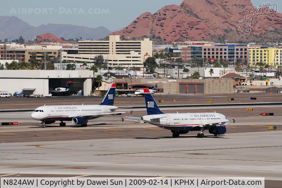 N824AW, 2001 Airbus A319-132 C/N 1490, N824AW