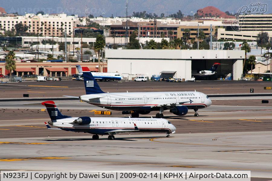 N923FJ, 2004 Bombardier CRJ-900ER (CL-600-2D24) C/N 15023, PhX