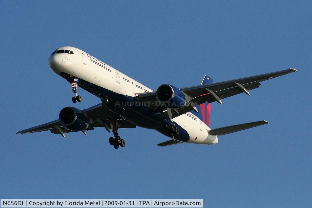 N656DL, 1990 Boeing 757-232 C/N 24396, Delta 757-200