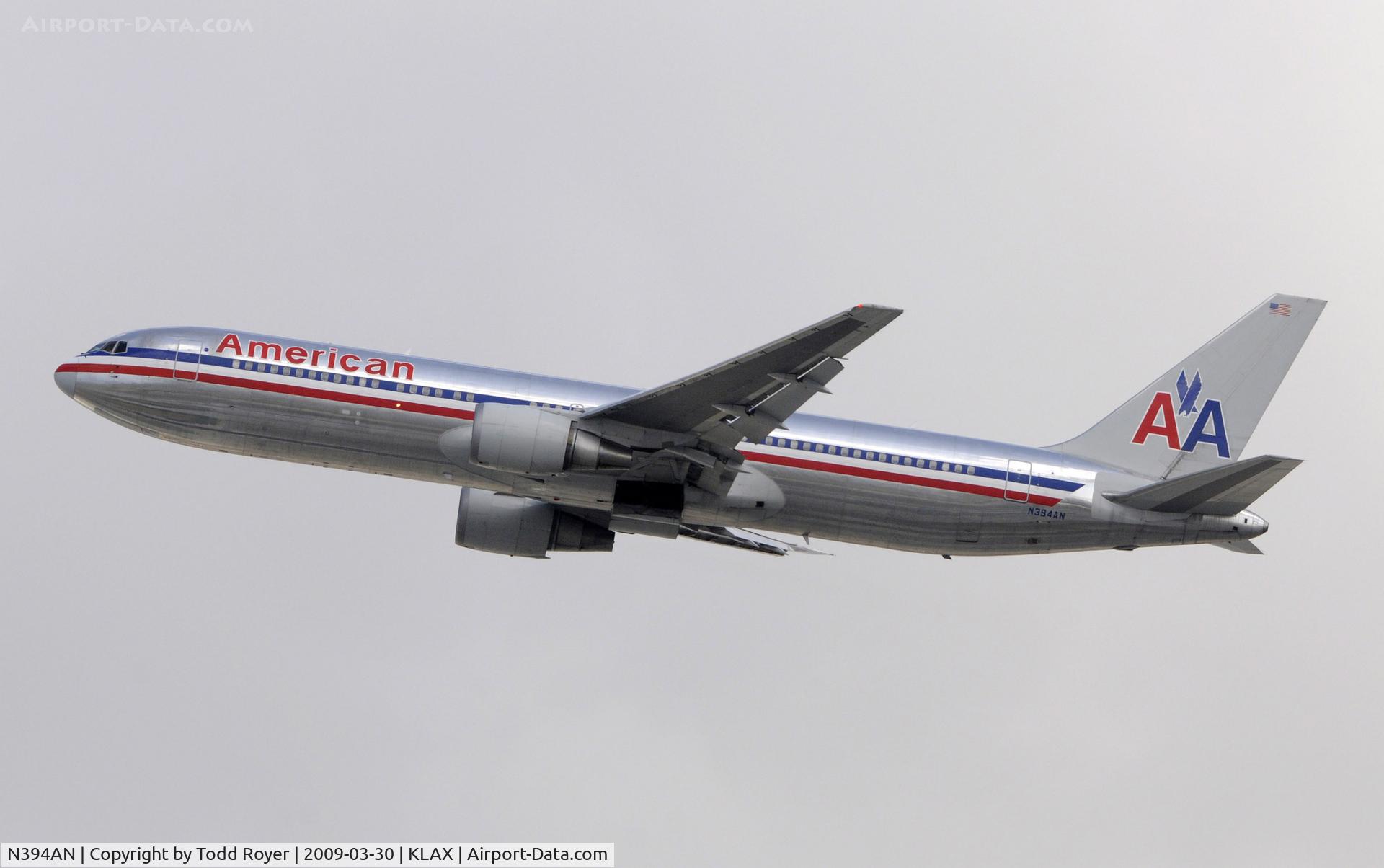 N394AN, 1998 Boeing 767-323/ER C/N 29431, Departing LAX on 25R
