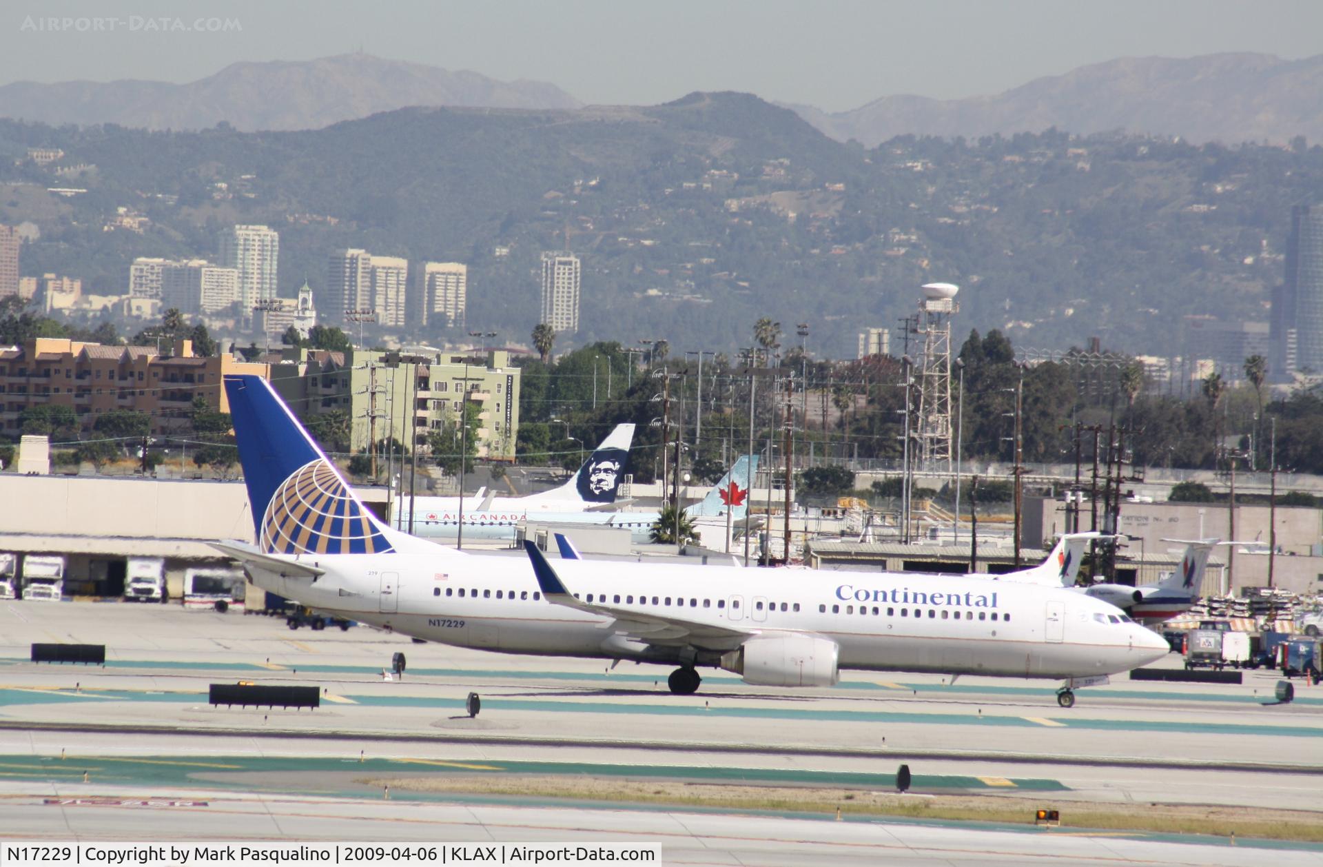 N17229, 1999 Boeing 737-824 C/N 28793, Boeing 737-800