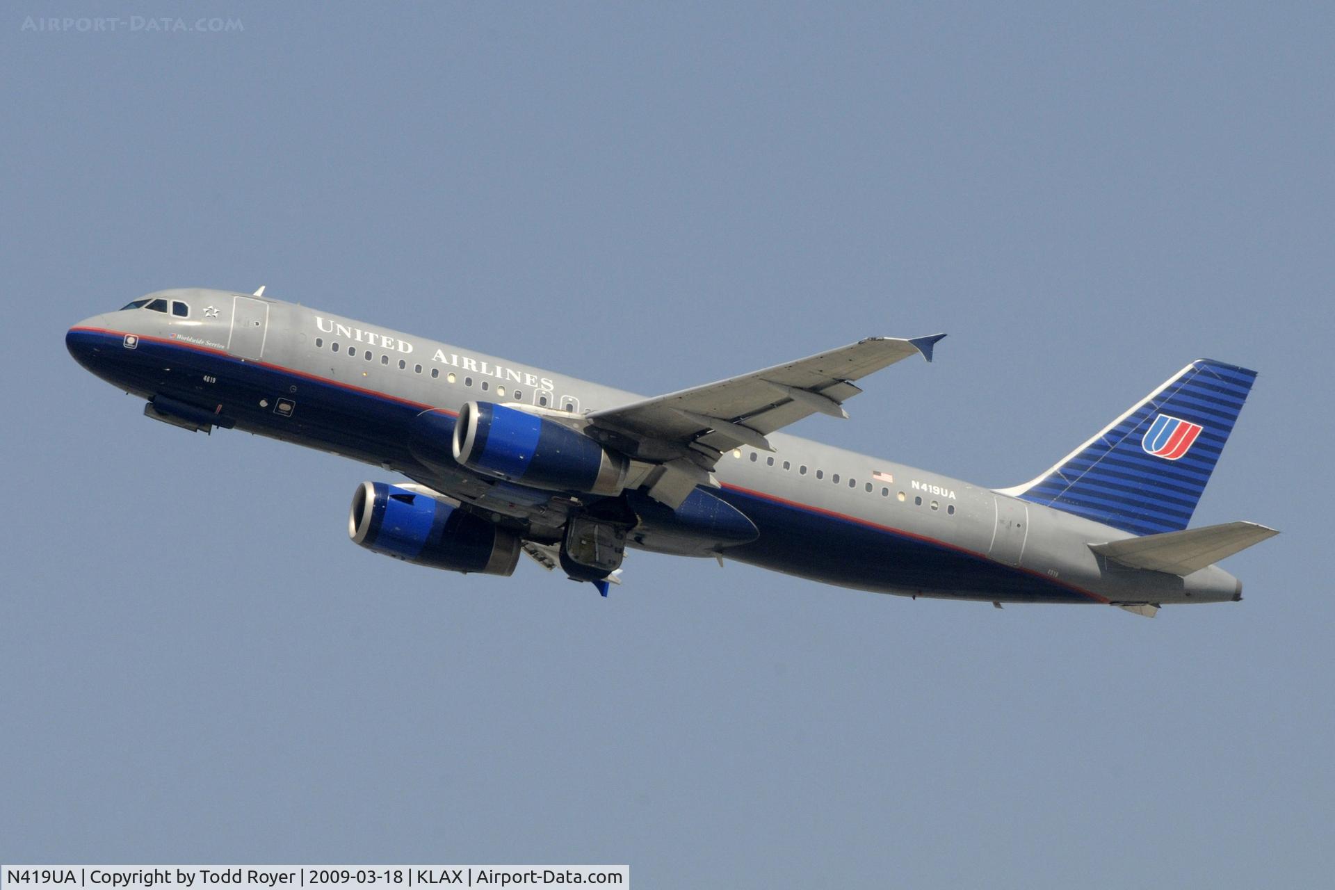 N419UA, 1994 Airbus A320-232 C/N 487, Departing LAX on 25R