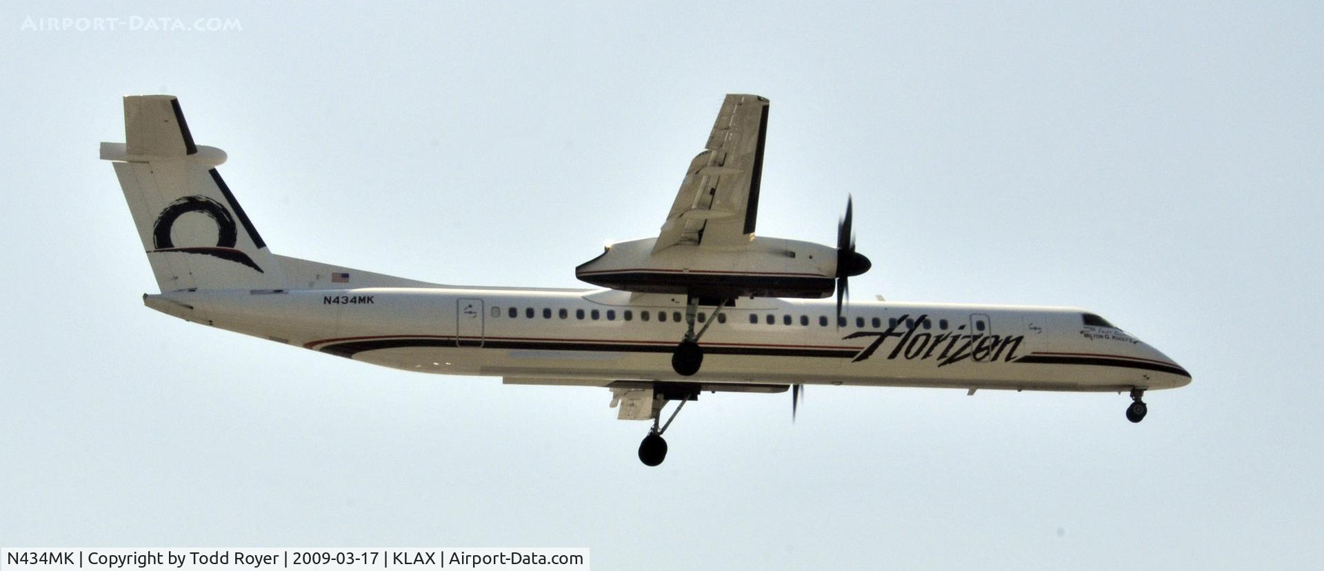 N434MK, 2008 Bombardier DHC-8-402 Dash 8 C/N 4227, Landing 24R at LAX