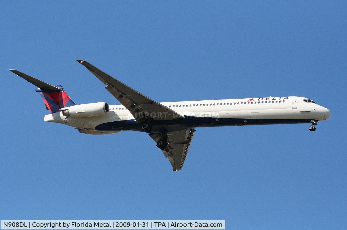 N908DL, 1987 McDonnell Douglas MD-88 C/N 49539, Delta MD-88