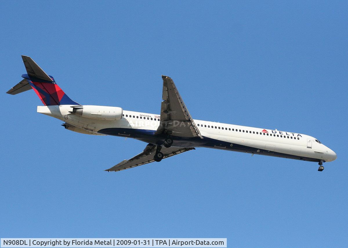 N908DL, 1987 McDonnell Douglas MD-88 C/N 49539, Delta MD-88
