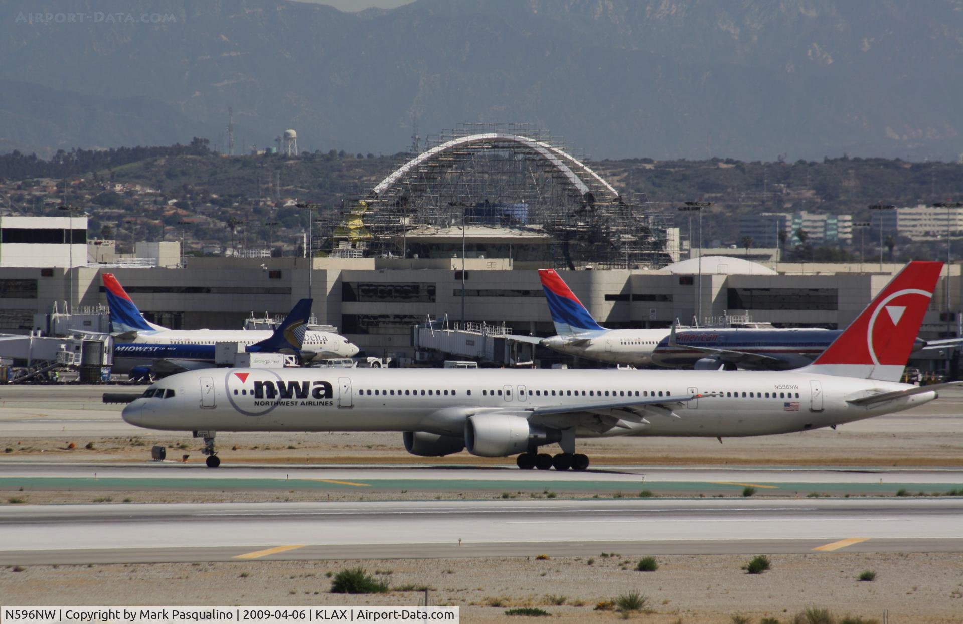 N596NW, 2003 Boeing 757-351 C/N 32996, Boeing 757-300