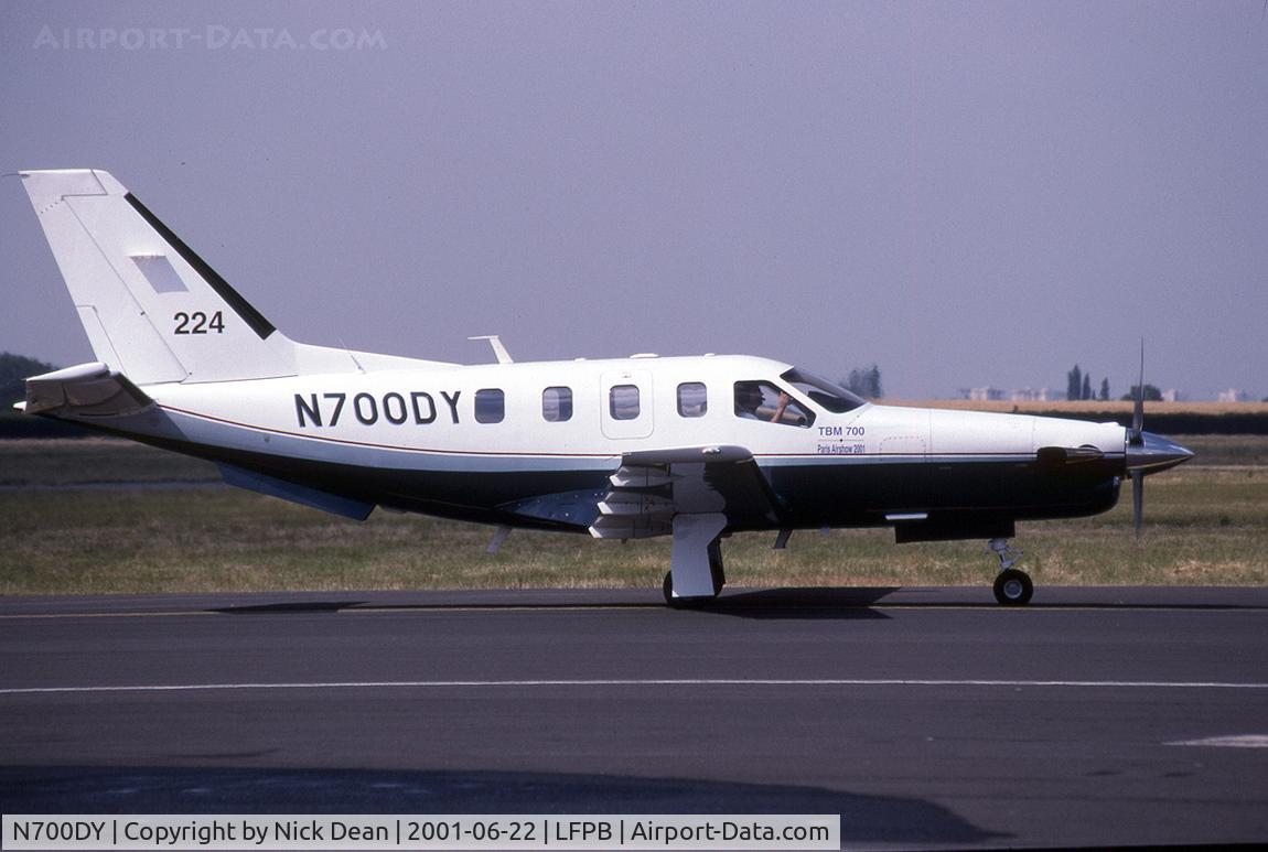 N700DY, 2000 Socata TBM-700 C/N 165, LFPB
