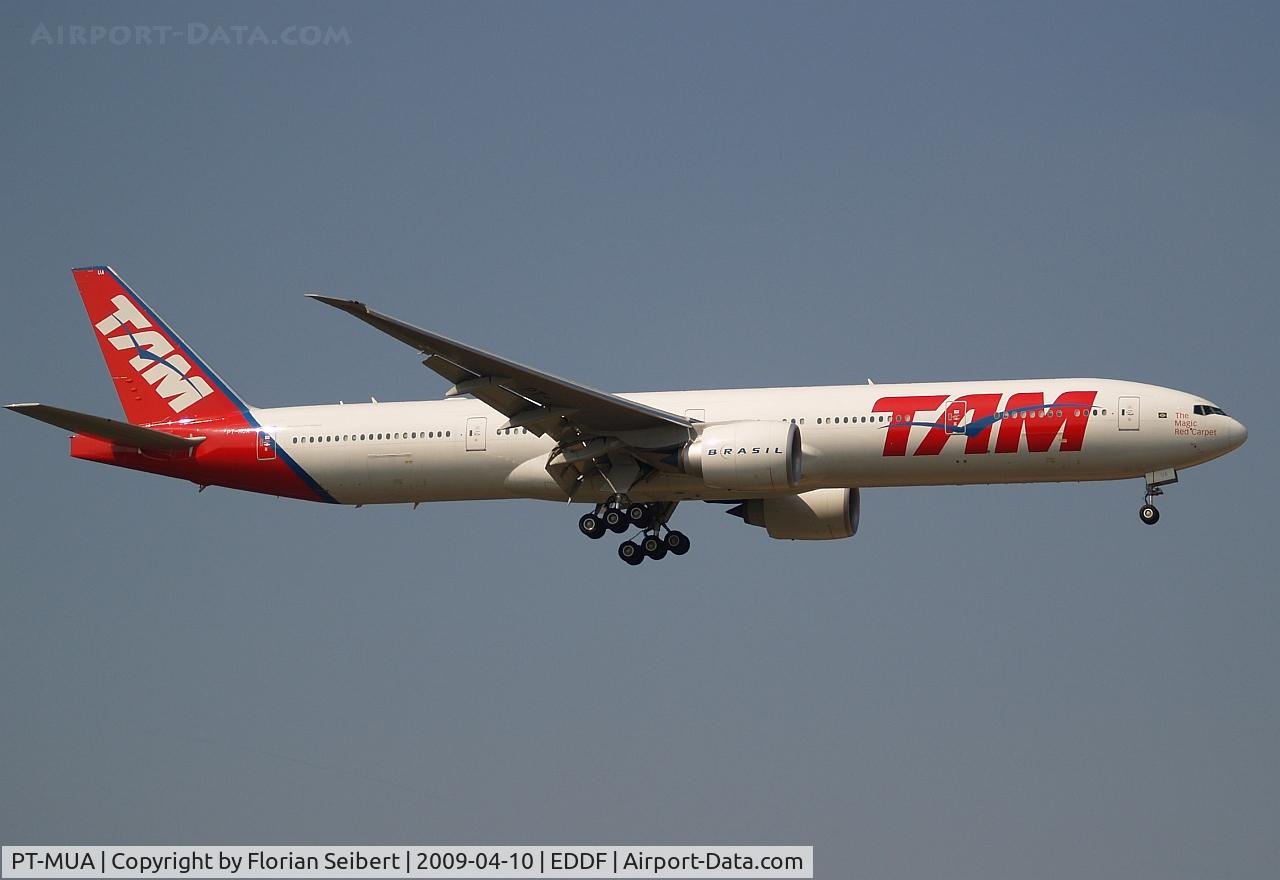 PT-MUA, 2008 Boeing 777-32W/ER C/N 37664, Short final rwy 07R