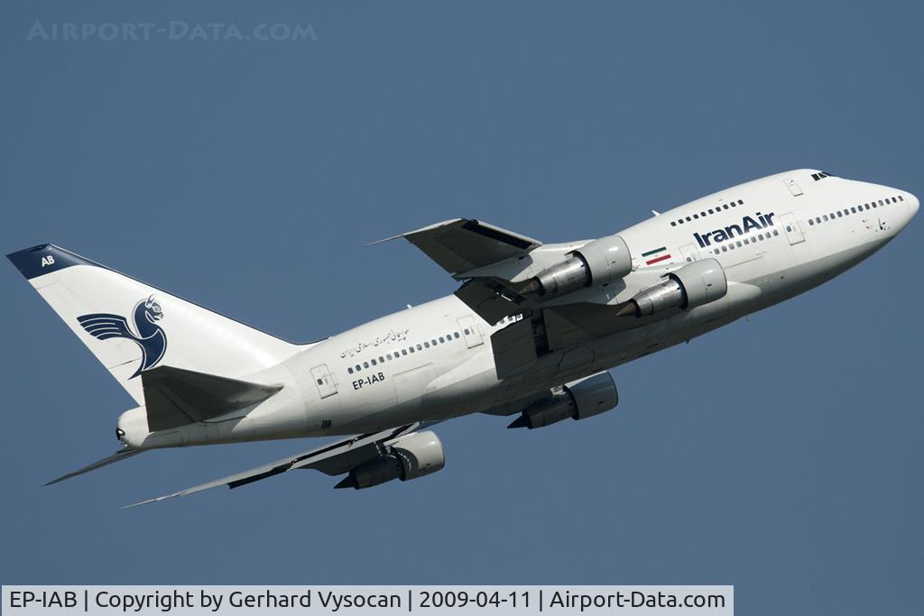 EP-IAB, 1976 Boeing 747SP-86 C/N 20999, rare visitor @ vie