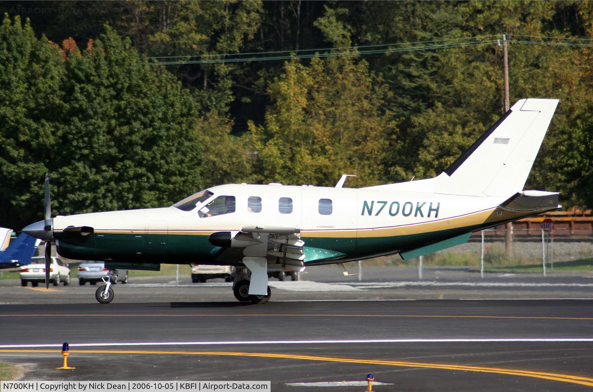 N700KH, 2002 Socata TBM-700 C/N 210, KBFI