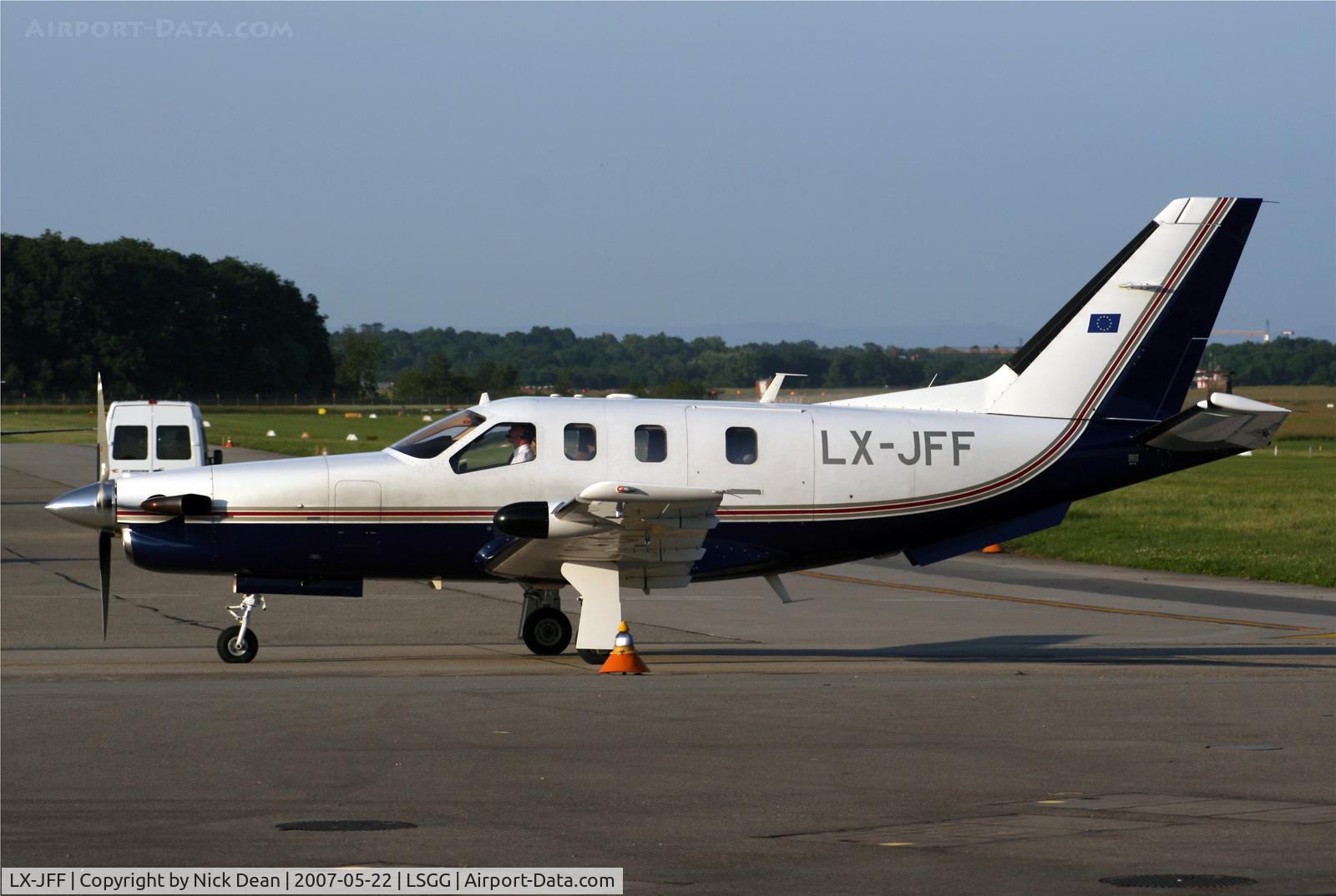 LX-JFF, 2001 Socata TBM-700 C/N 212, LSGG