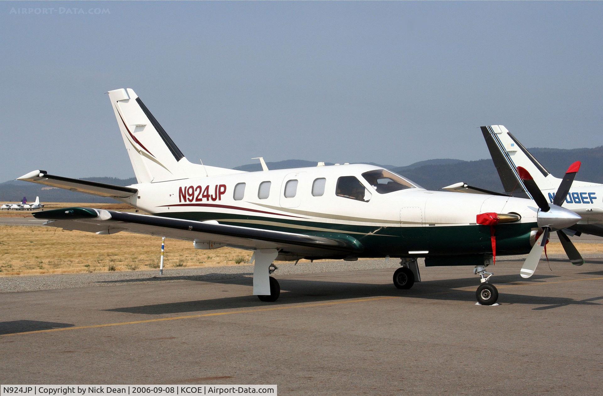 N924JP, 2004 Socata TBM-700 C/N 277, KCOE