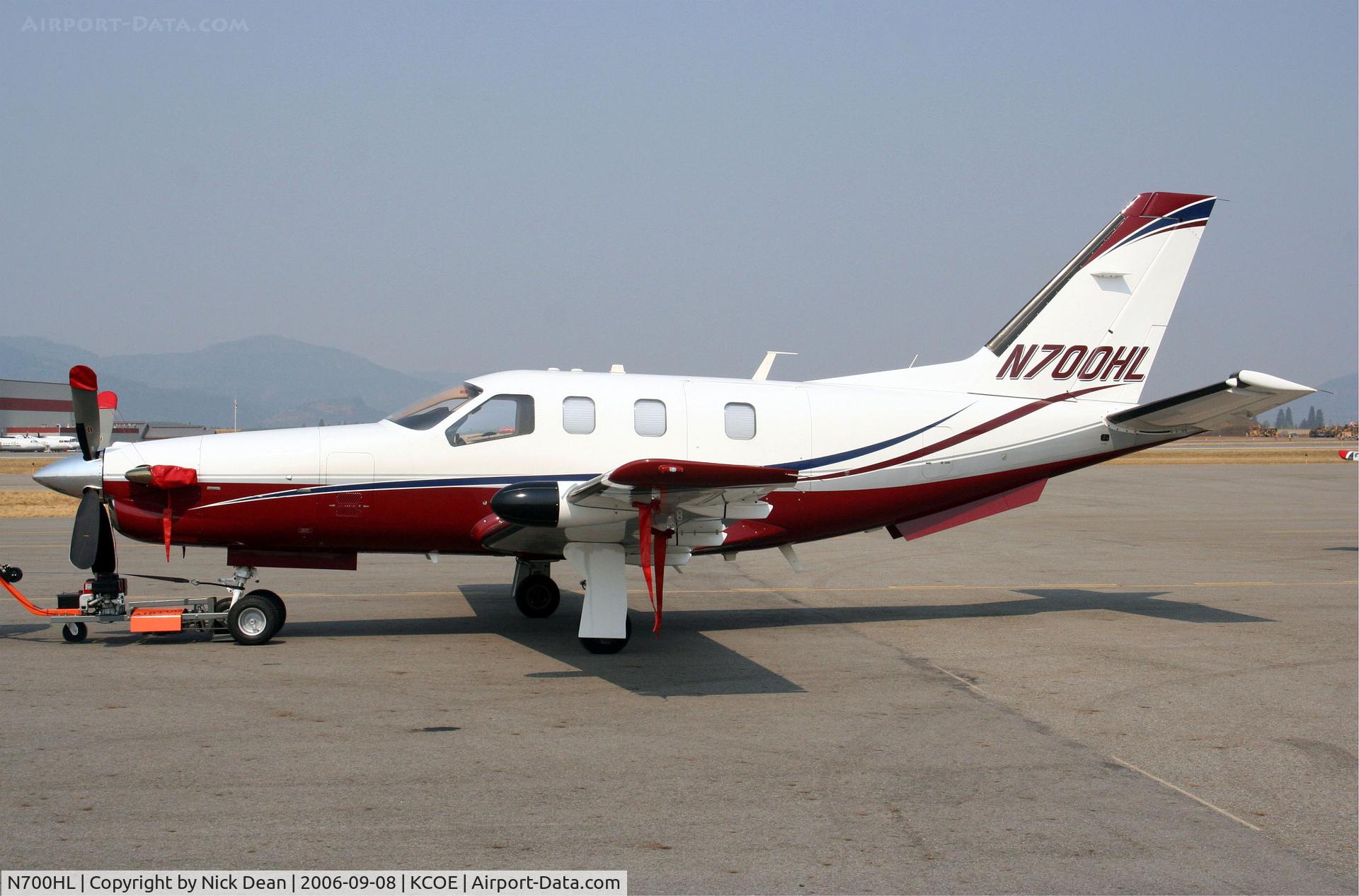 N700HL, 2004 Socata TBM-700 C/N 281, KCOE