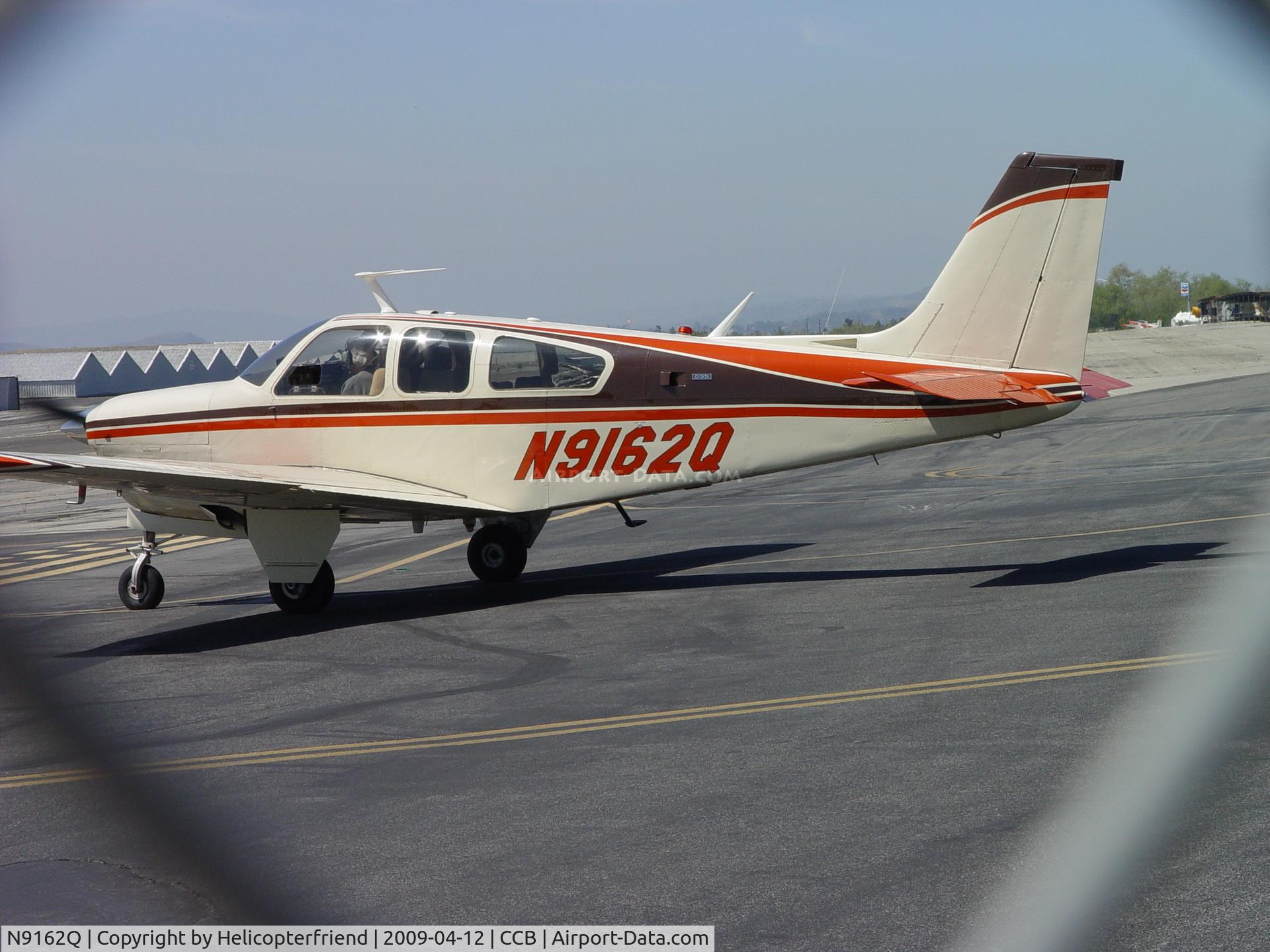 N9162Q, 1971 Beech G33 C/N CD-1258, Ready enter runway and take off