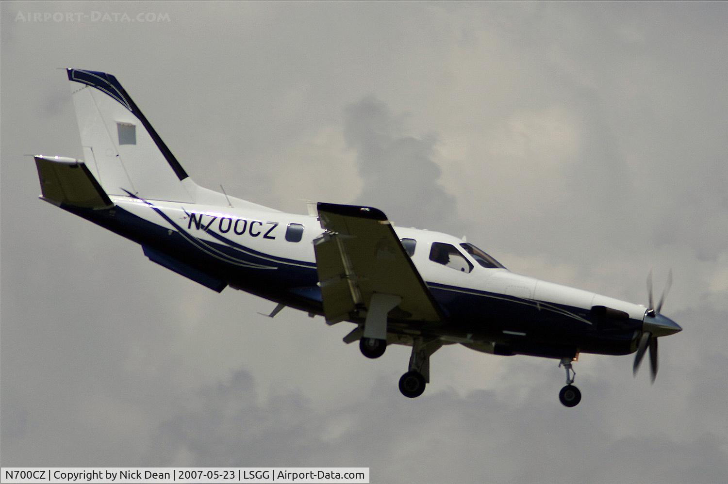 N700CZ, 2004 Socata TBM-700 C/N 301, LSGG