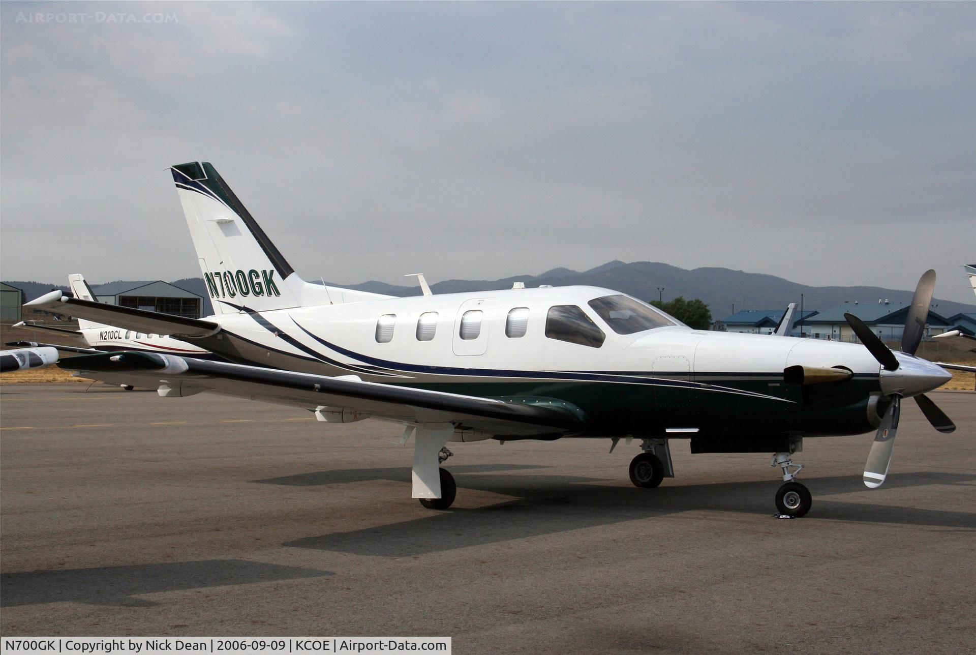 N700GK, 2005 Socata TBM-700 C/N 320, KCOE