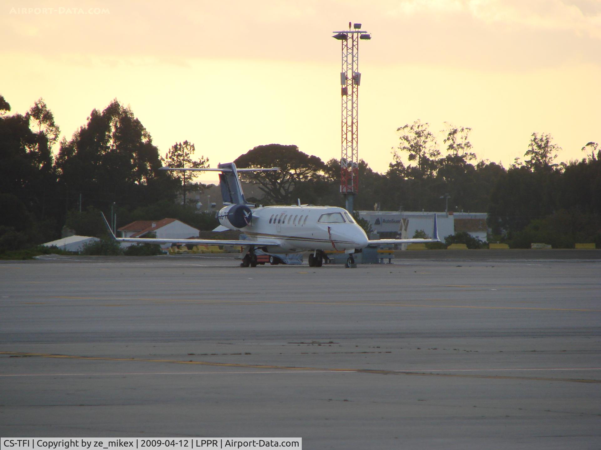 CS-TFI, 1999 Learjet 45 C/N 45-021, Aeronort´s learjet at oporto airport