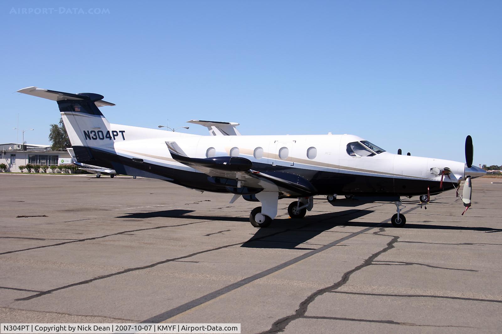 N304PT, 2000 Pilatus PC-12/45 C/N 304, KMYF