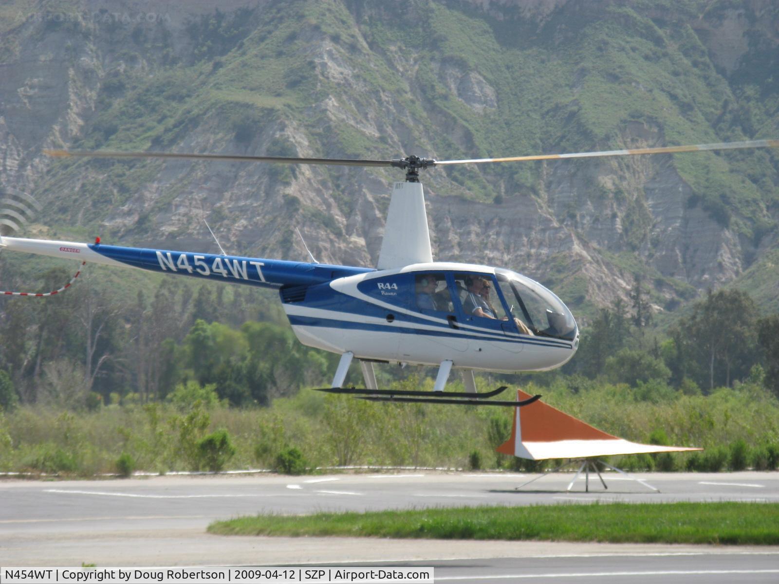N454WT, 2001 Robinson R44 Raven II C/N 1042, 2001 Robinson R44 RAVEN, Lycoming O-540-F1B5 260 Hp derated, crossing Rwy 22