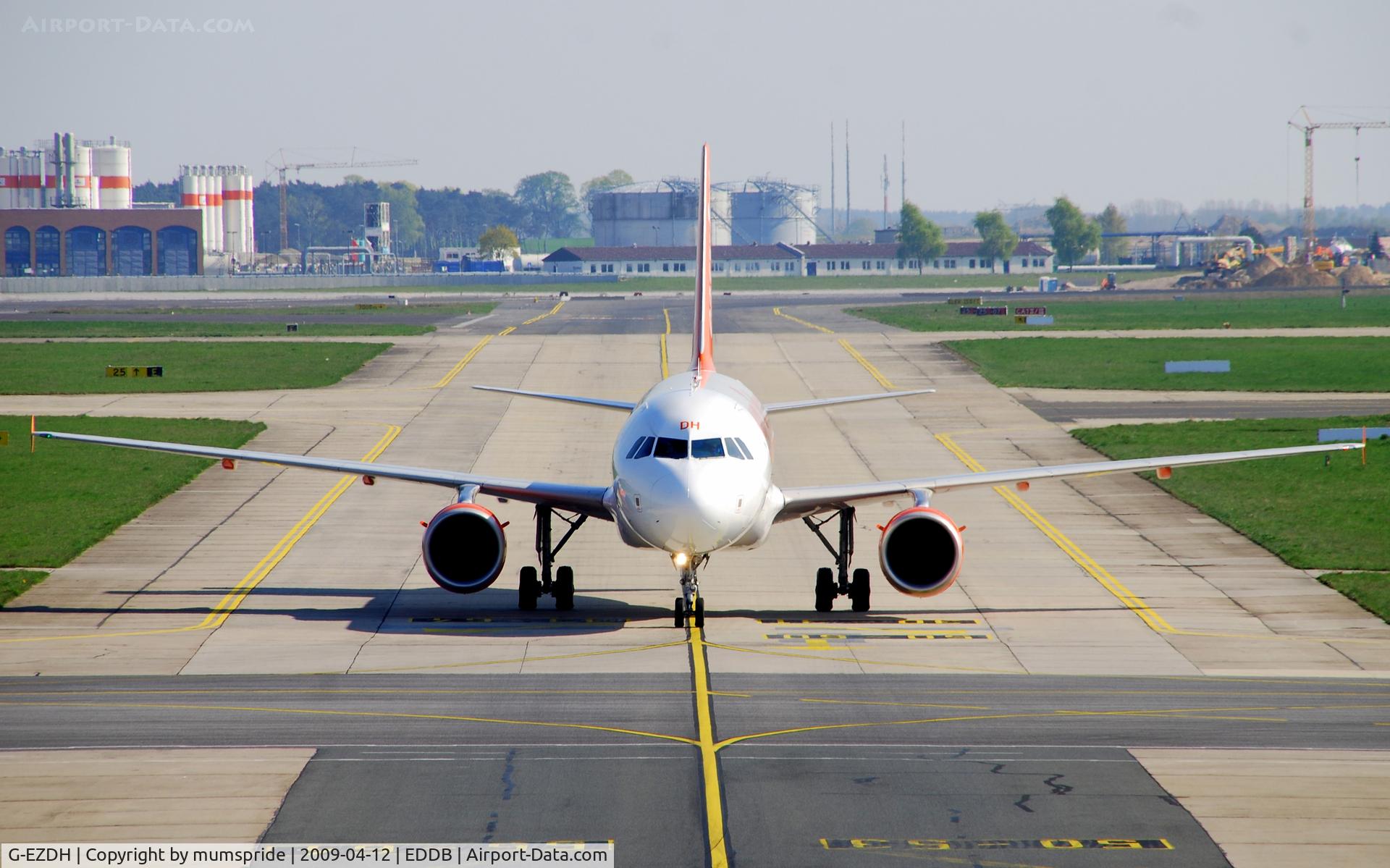 G-EZDH, 2008 Airbus A319-111 C/N 3466, A pretty new A319-111 on taxiway