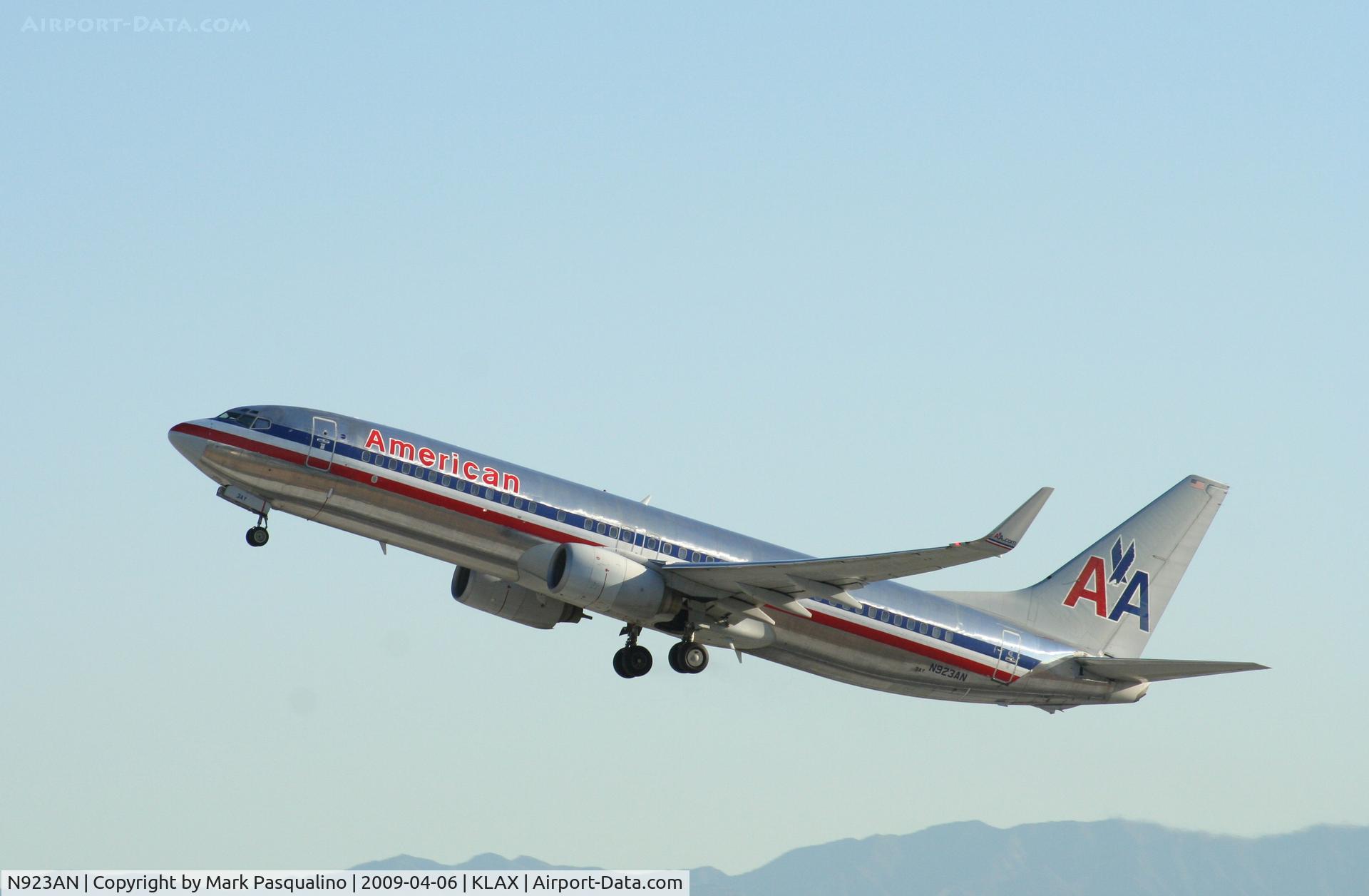 N923AN, 1999 Boeing 737-823 C/N 29524, Boeing 737-800