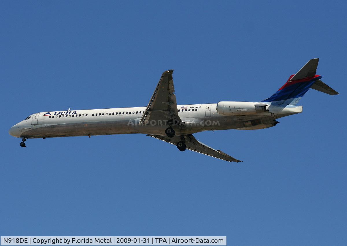 N918DE, 1993 McDonnell Douglas MD-88 C/N 49959, Delta MD-88