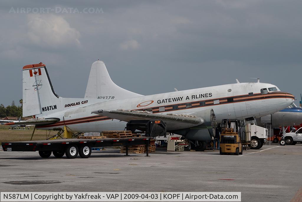 N587LM, Douglas C-117D C/N 43369, Gateway Airlines Douglas C117