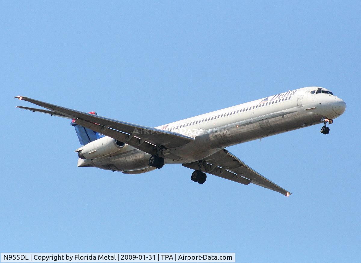 N955DL, 1990 McDonnell Douglas MD-88 C/N 49886, Delta MD-88