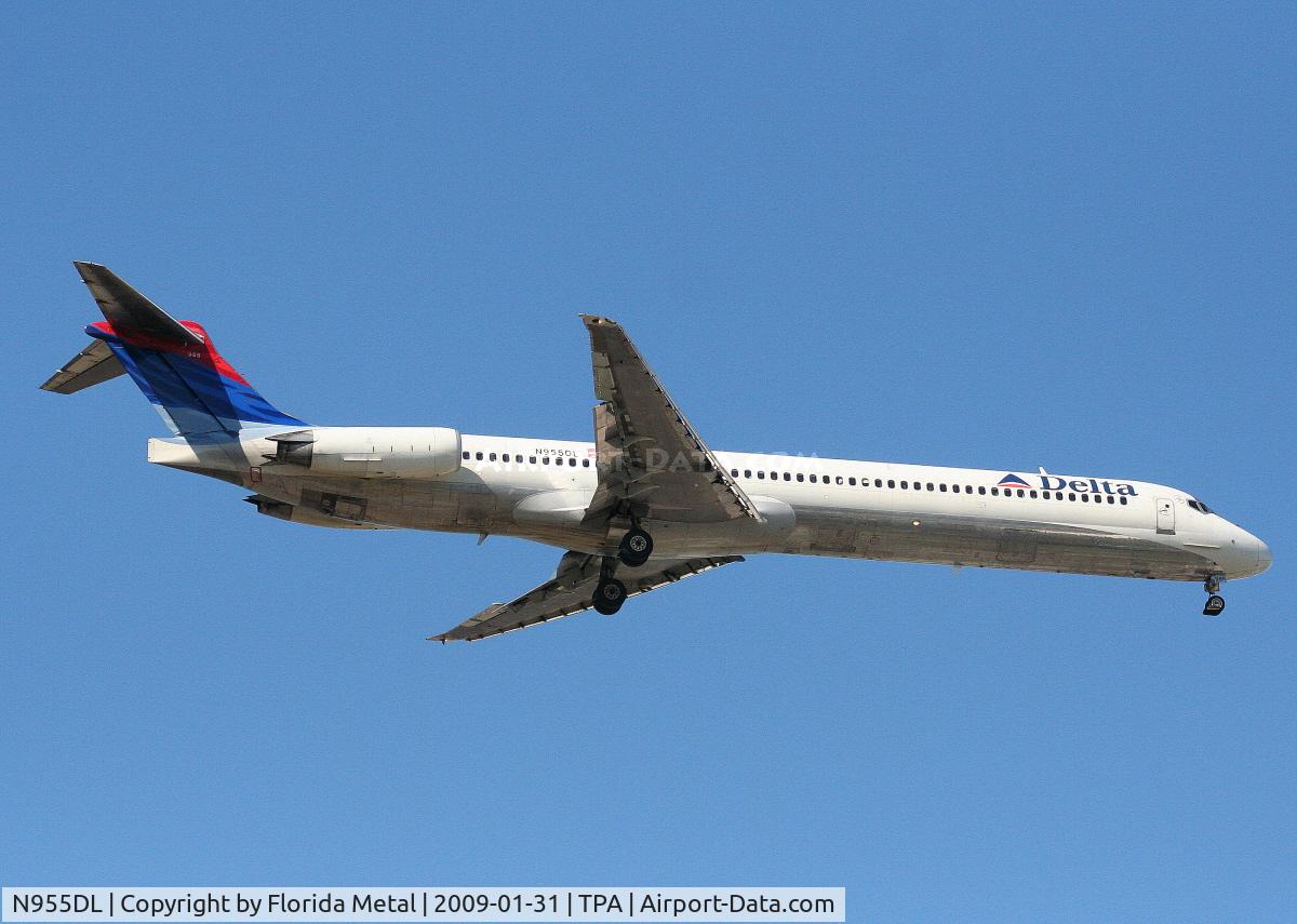 N955DL, 1990 McDonnell Douglas MD-88 C/N 49886, Delta MD-88