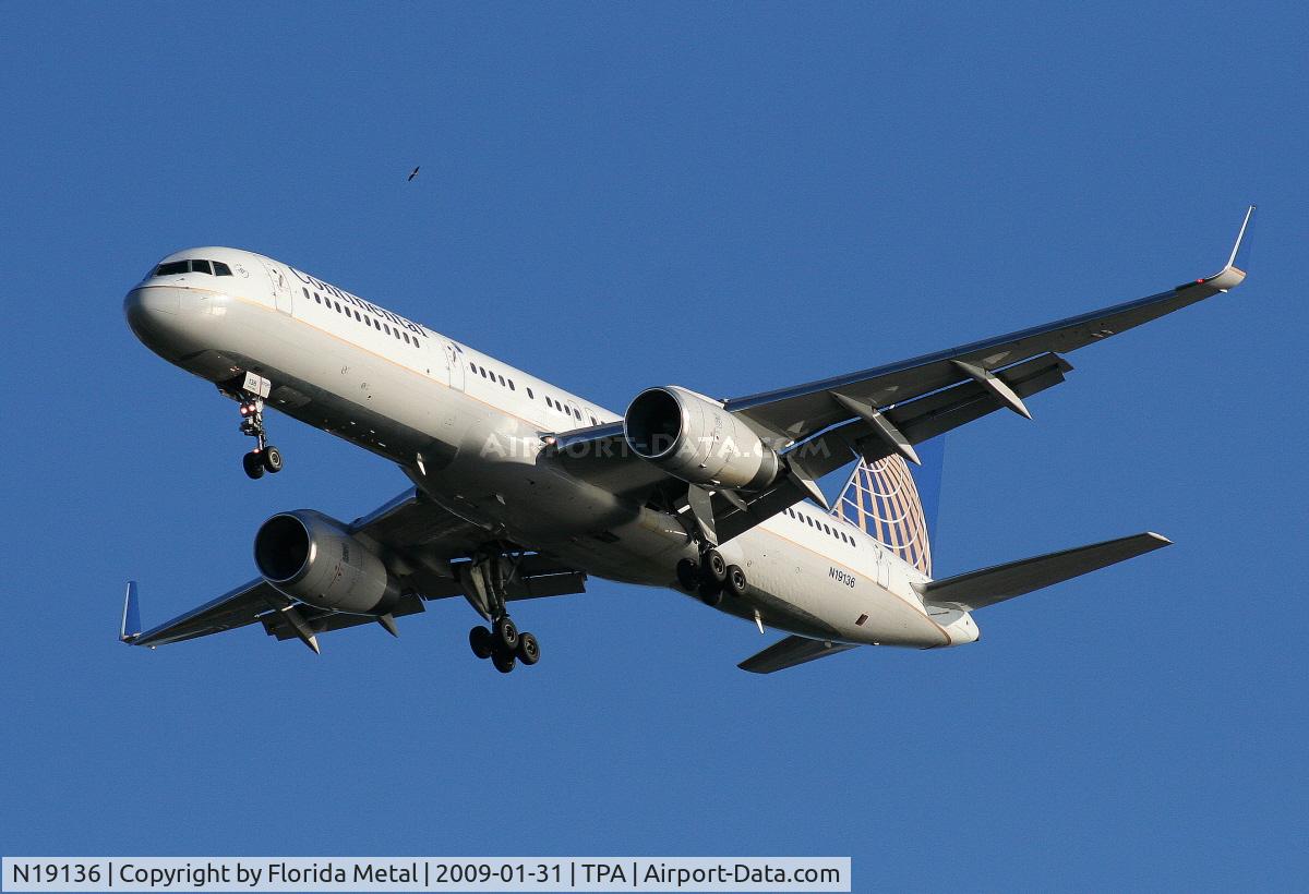 N19136, 1999 Boeing 757-224 C/N 29285, Continental 757-200