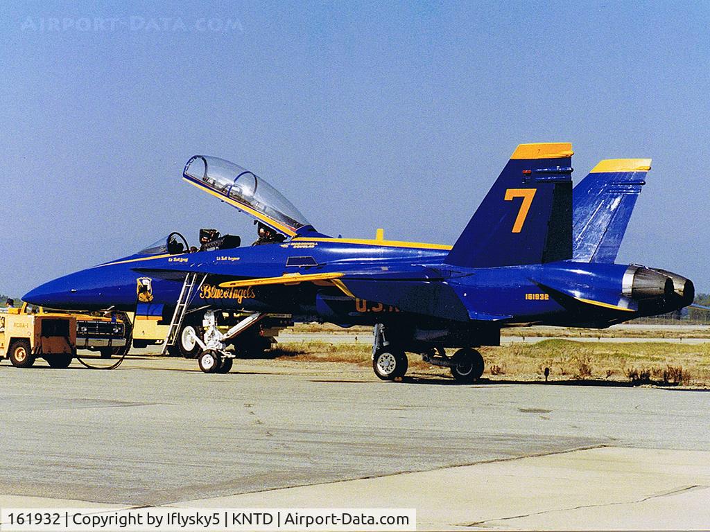 161932, McDonnell Douglas F/A-18B Hornet C/N 0135/B033, USN Blue Angel #7 161932 McDonnell-Douglas F/A-18A-11-MC Hornet