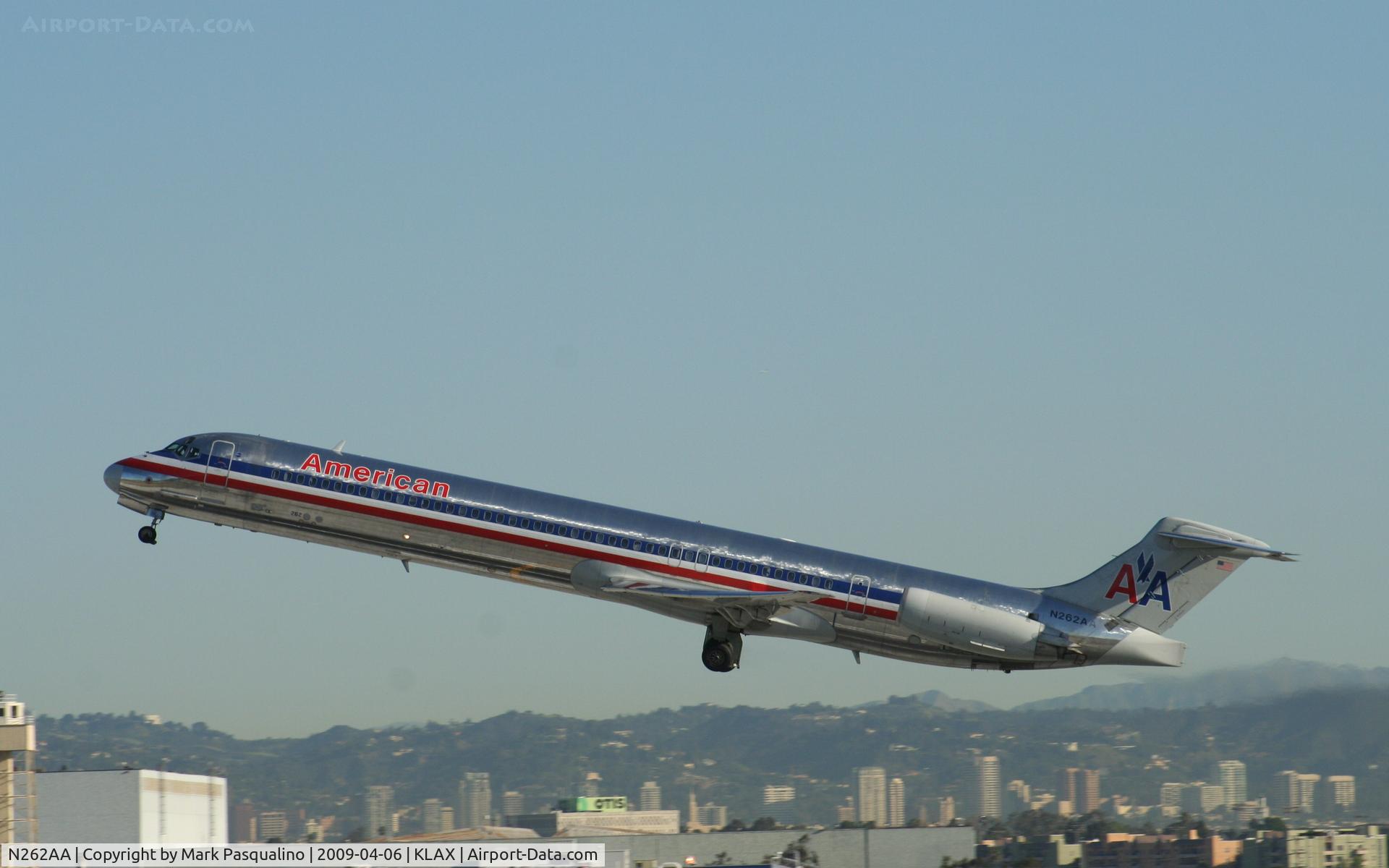N262AA, 1985 McDonnell Douglas MD-82 (DC-9-82) C/N 49290, MD-82