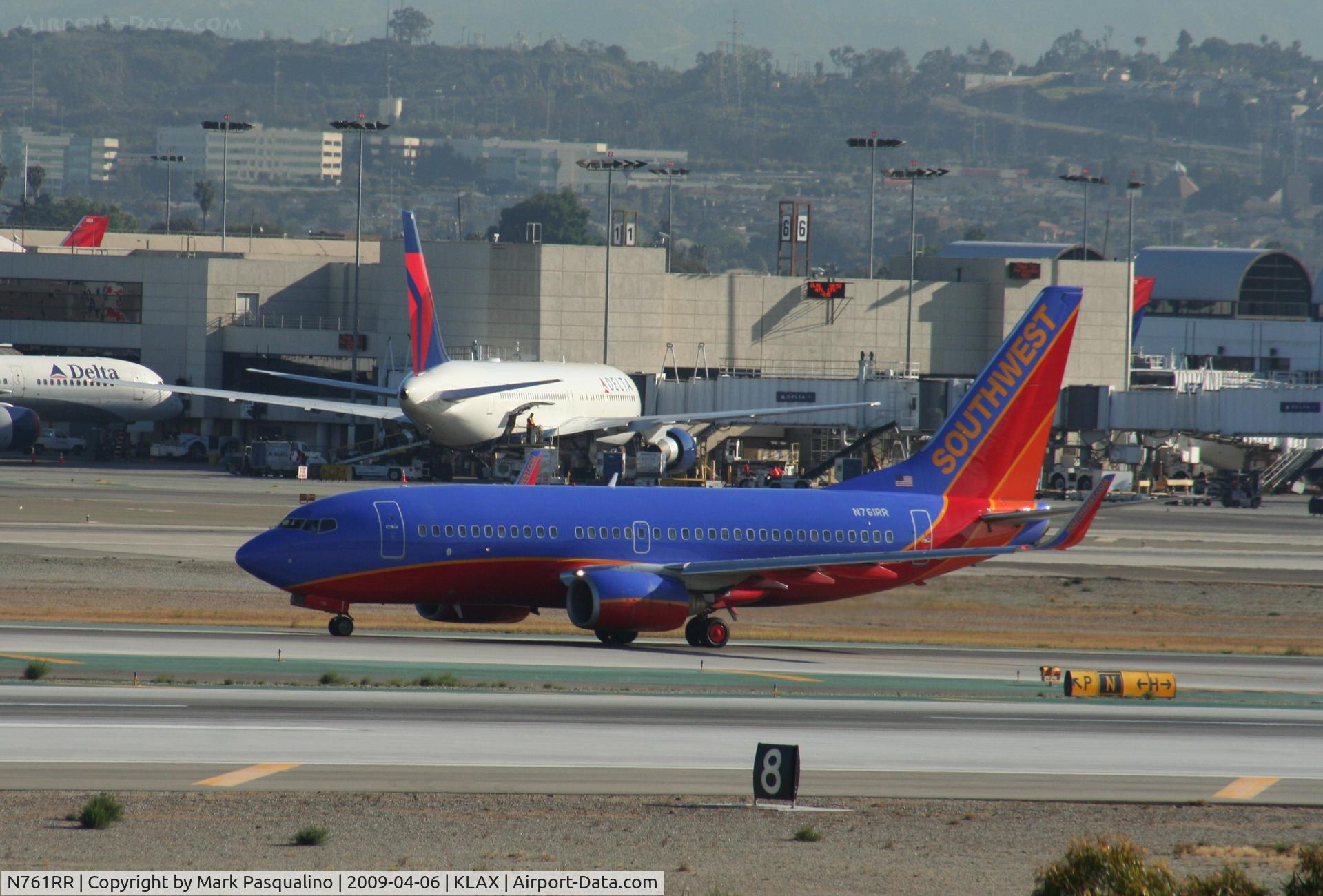N761RR, 2000 Boeing 737-7H4 C/N 27875, Boeing 737-700