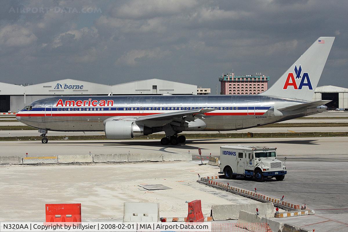 N320AA, 1985 Boeing 767-223 C/N 22321, Just landed
