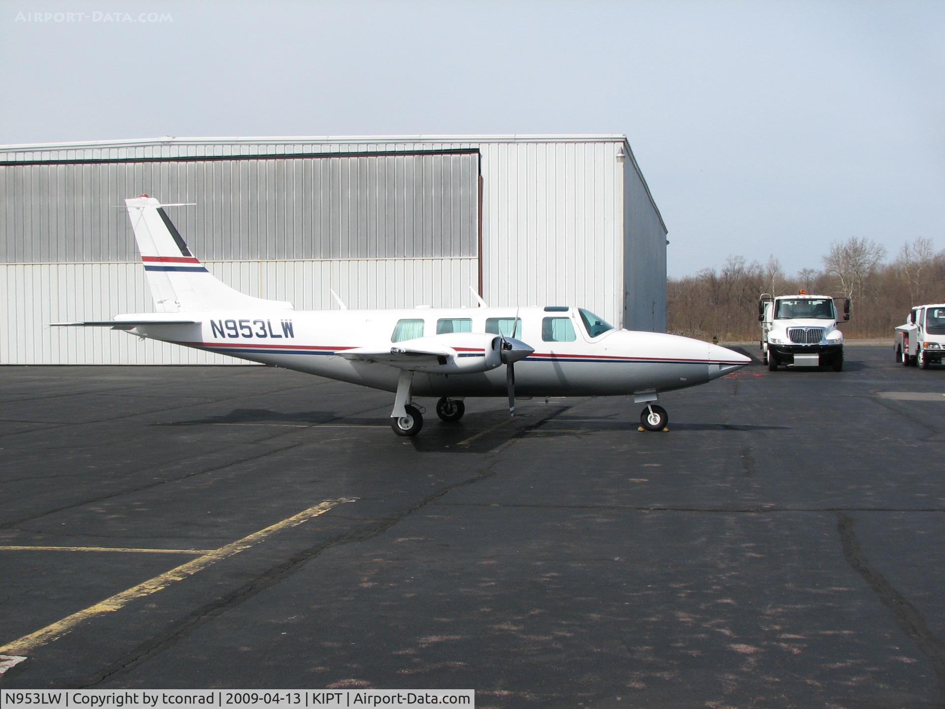 N953LW, 1980 Piper Aerostar 600 C/N 6007648061231, at Williamsport