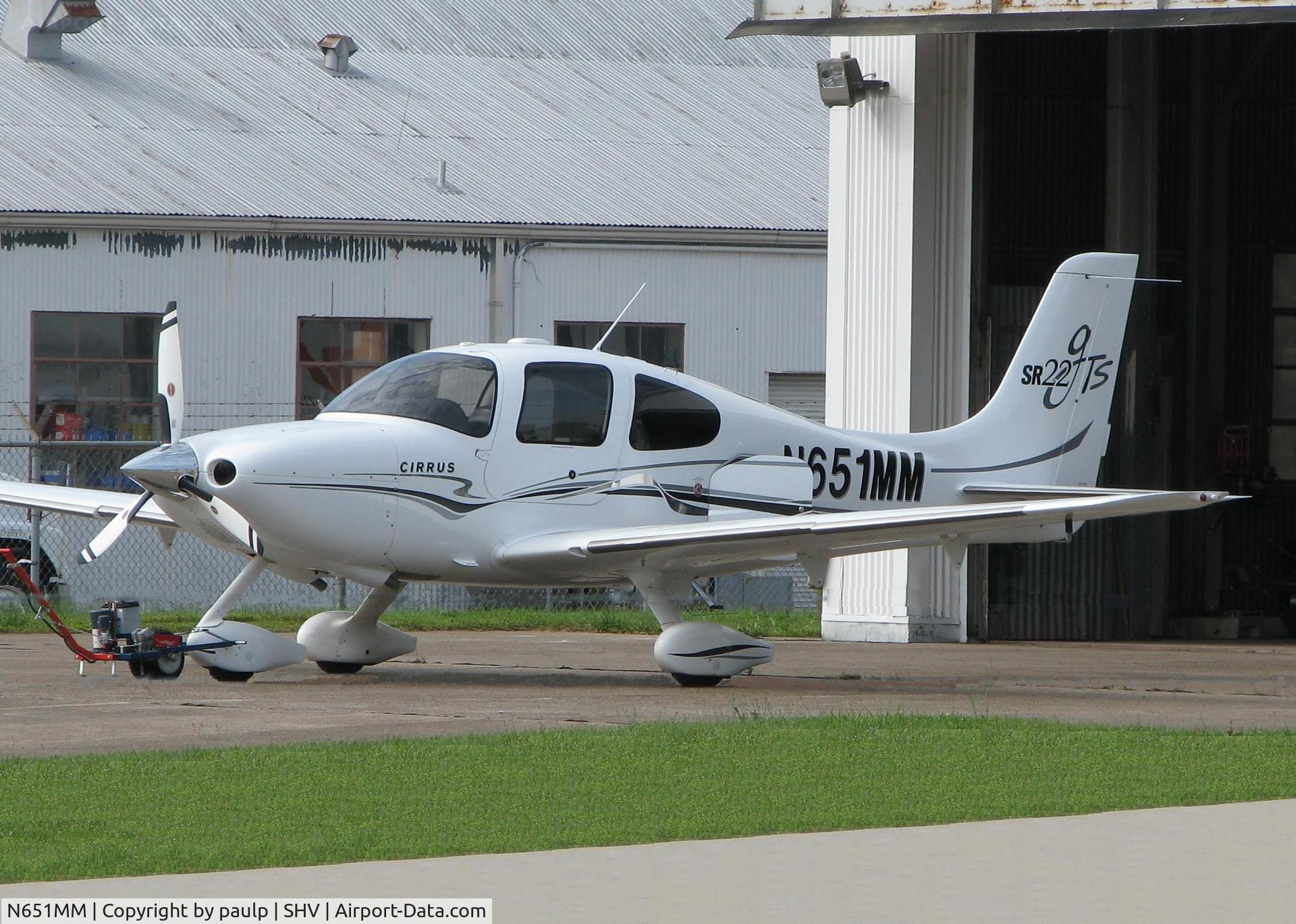 N651MM, Cirrus SR22 C/N 1960, At Shreveport Regional.