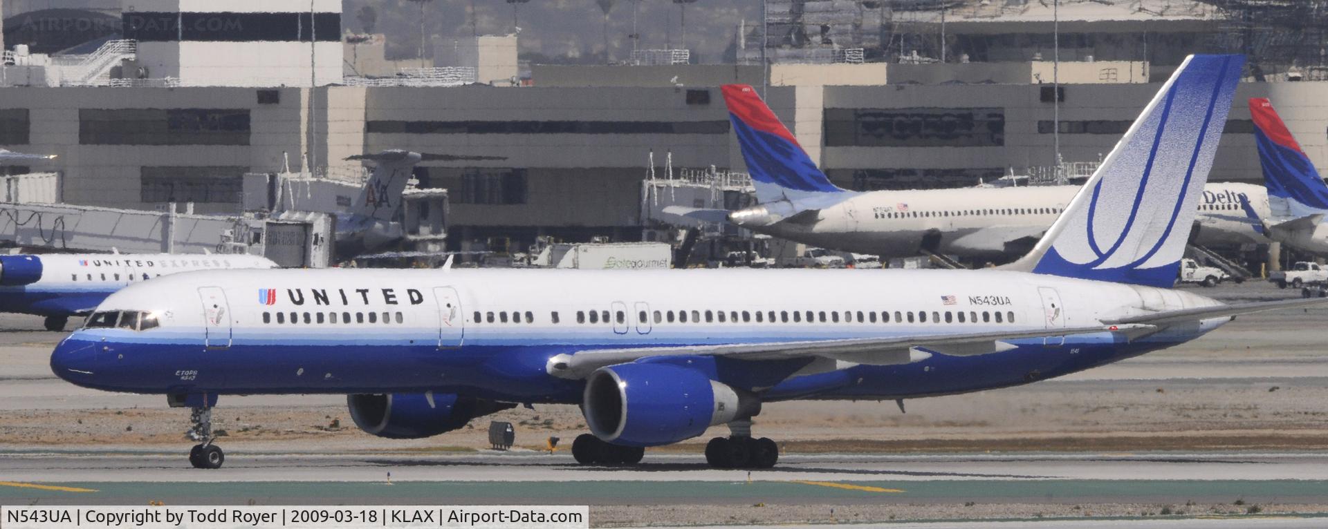 N543UA, 1991 Boeing 757-222 C/N 25698, Taxi to gate