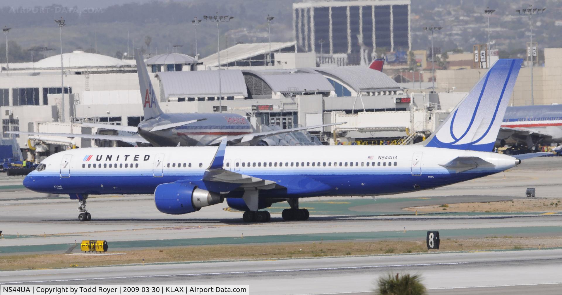 N544UA, 1991 Boeing 757-222 C/N 25322, Taxi to gate