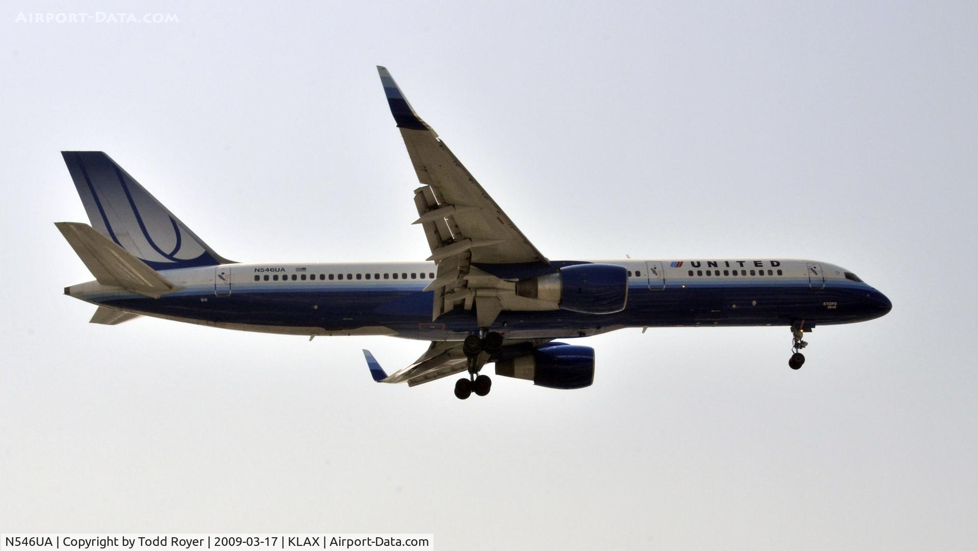 N546UA, 1991 Boeing 757-222 C/N 25367, Landing 24R at LAX