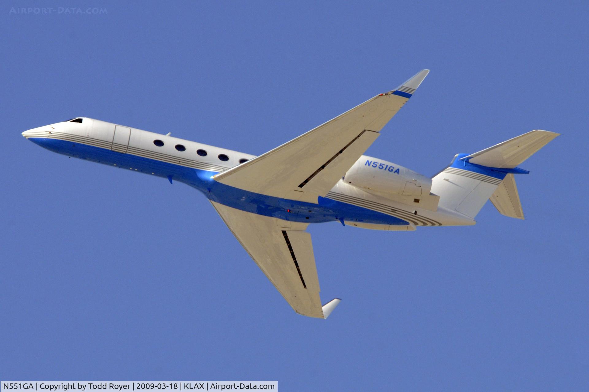 N551GA, 2000 Gulfstream Aerospace G-V C/N 606, Departing LAX on 25L