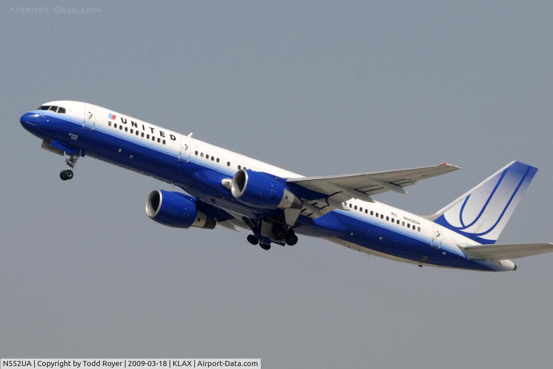 N552UA, 1992 Boeing 757-222 C/N 26641, Departing LAX on 25R