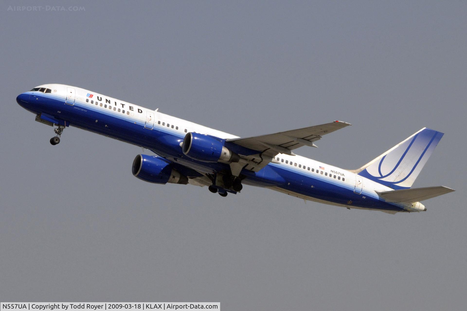 N557UA, 1992 Boeing 757-222 C/N 26653, Departing LAX on 25R