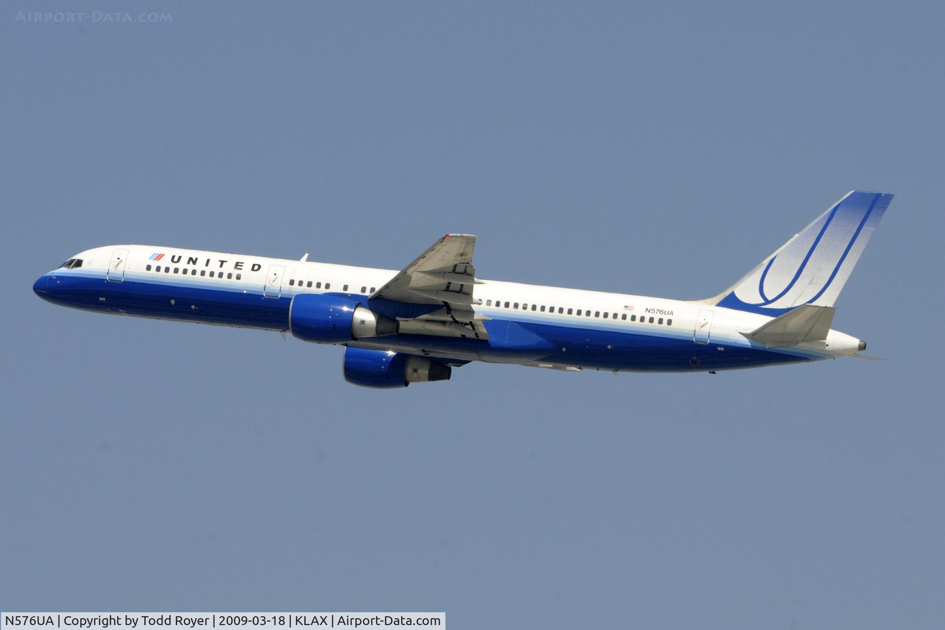 N576UA, 1993 Boeing 757-222 C/N 26690, Departing LAX on 25R