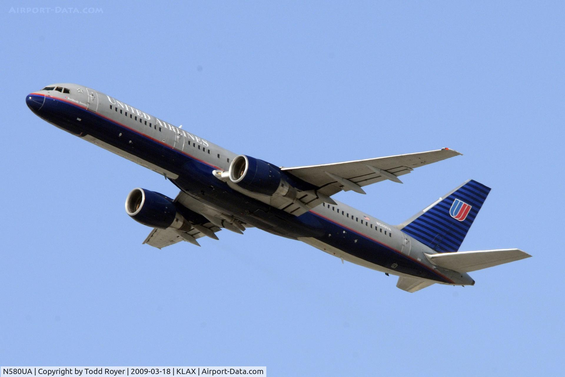 N580UA, 1993 Boeing 757-222 C/N 26698, Departing LAX on 25R