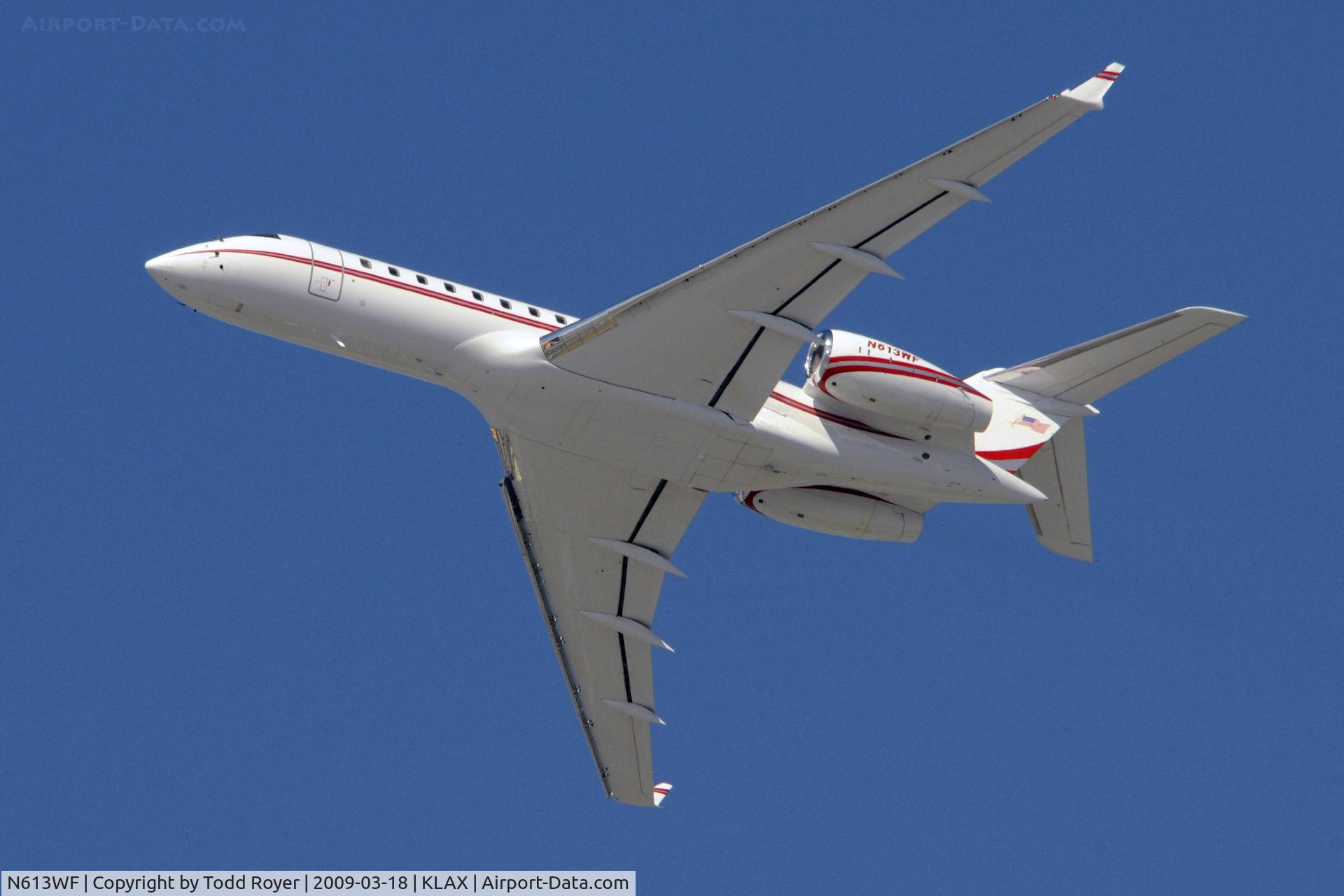 N613WF, 2006 Bombardier BD-700-1A10 Global Express XRS C/N 9215, Departing LAX on 25L