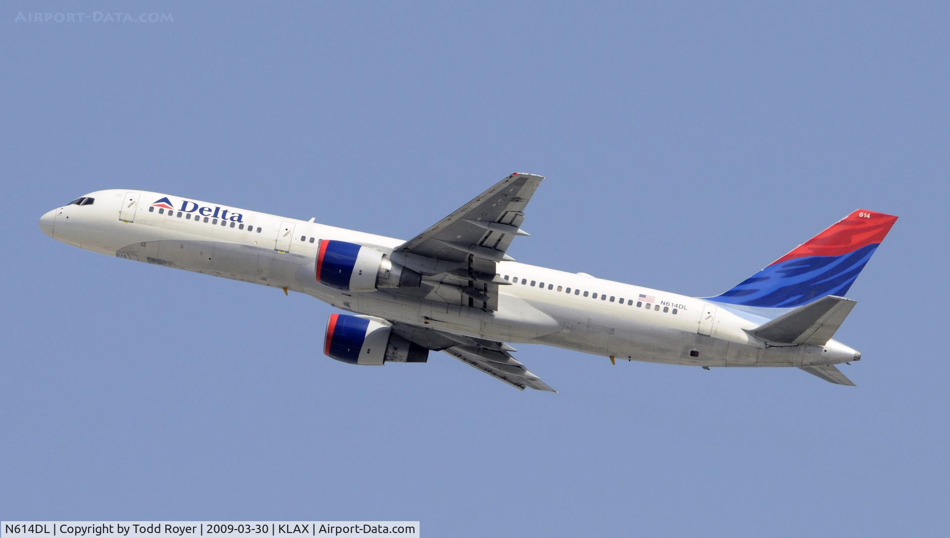 N614DL, 1985 Boeing 757-232 C/N 22821, Departing LAX on 25R