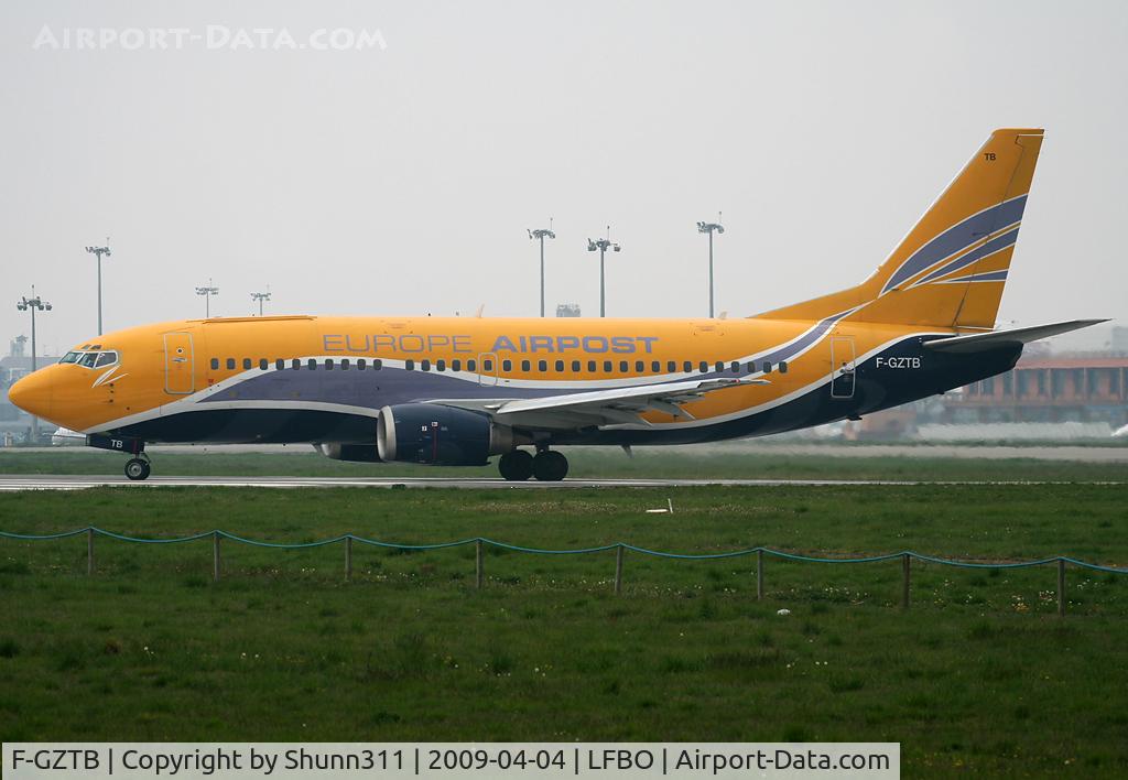 F-GZTB, 1999 Boeing 737-33V C/N 29336, Lining up rwy 32R for departure...